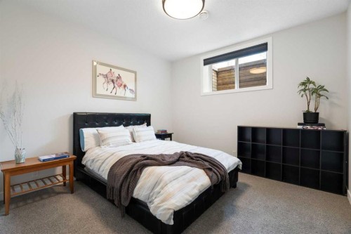 1141 Renfrew Drive Ne, Calgary, AB - Indoor Photo Showing Bedroom