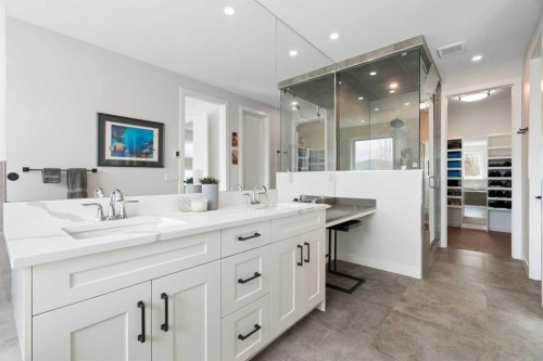 1141 Renfrew Drive Ne, Calgary, AB - Indoor Photo Showing Bathroom