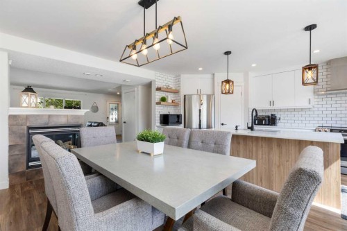 17 Auburn Bay View Se, Calgary, AB - Indoor Photo Showing Dining Room