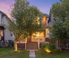 17 Auburn Bay View SE Calgary, AB T3M 0C8