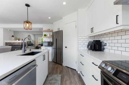 17 Auburn Bay View Se, Calgary, AB - Indoor Photo Showing Kitchen With Upgraded Kitchen