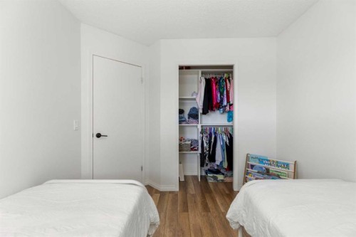 17 Auburn Bay View Se, Calgary, AB - Indoor Photo Showing Bedroom