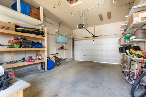 17 Auburn Bay View Se, Calgary, AB - Indoor Photo Showing Garage