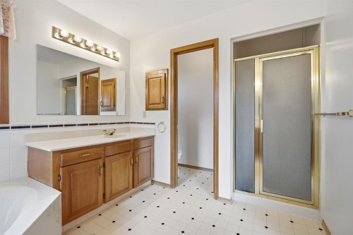 37 Edgeview Road Nw, Calgary, AB - Indoor