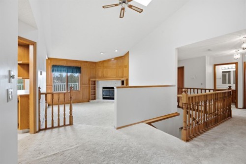 37 Edgeview Road Nw, Calgary, AB - Indoor Photo Showing Other Room