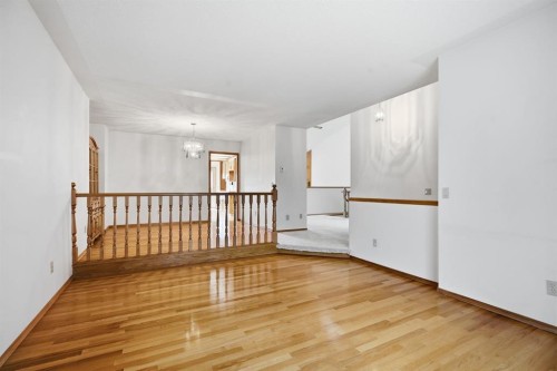 37 Edgeview Road Nw, Calgary, AB - Indoor Photo Showing Other Room