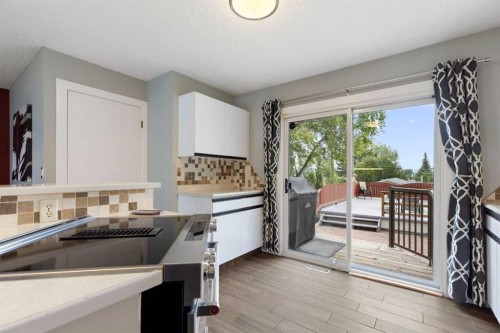 8419 Silver Springs Road Nw, Calgary, AB - Indoor Photo Showing Kitchen