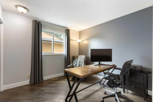 8419 Silver Springs Road Nw, Calgary, AB - Indoor Photo Showing Office