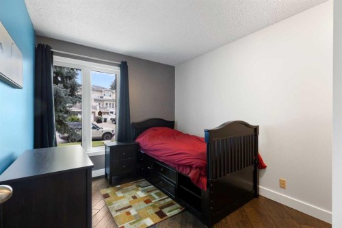 8419 Silver Springs Road Nw, Calgary, AB - Indoor Photo Showing Bedroom