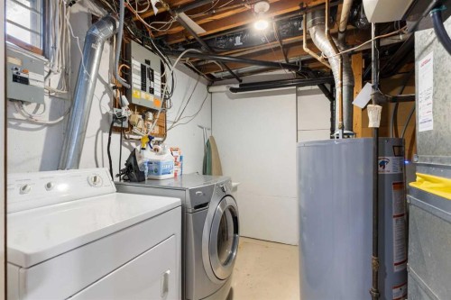 8419 Silver Springs Road Nw, Calgary, AB - Indoor Photo Showing Laundry Room