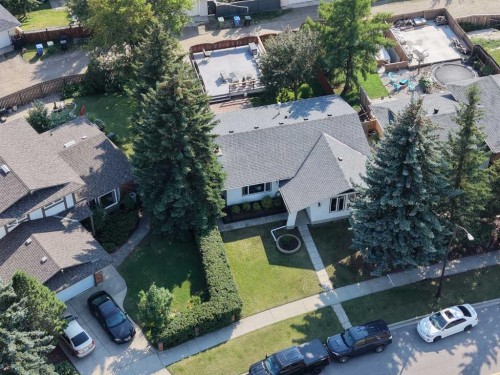 8419 Silver Springs Road Nw, Calgary, AB - Outdoor