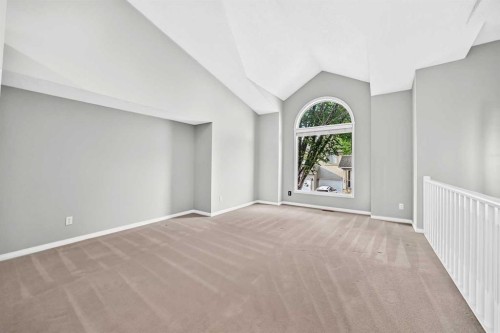 23 Sunlake Gardens Se, Calgary, AB - Indoor Photo Showing Other Room
