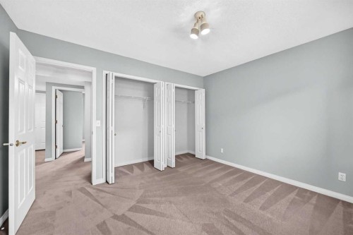 23 Sunlake Gardens Se, Calgary, AB - Indoor Photo Showing Other Room