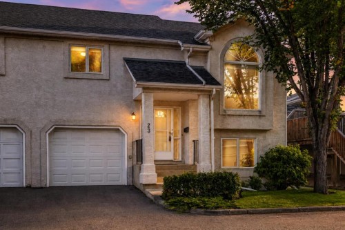 23 Sunlake Gardens Se, Calgary, AB - Outdoor With Facade
