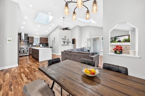 13 Cresthaven Way Sw, Calgary, AB - Indoor