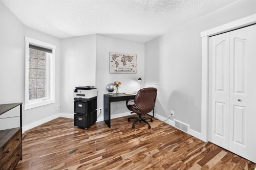 13 Cresthaven Way Sw, Calgary, AB - Indoor Photo Showing Office