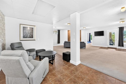 13 Cresthaven Way Sw, Calgary, AB - Indoor
