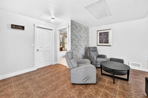 13 Cresthaven Way Sw, Calgary, AB - Indoor