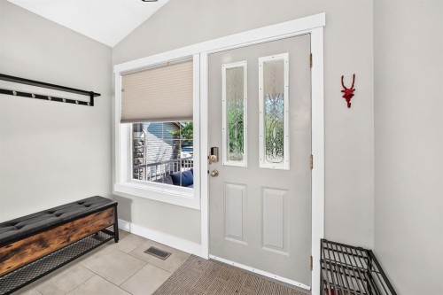 13 Cresthaven Way Sw, Calgary, AB - Indoor Photo Showing Other Room