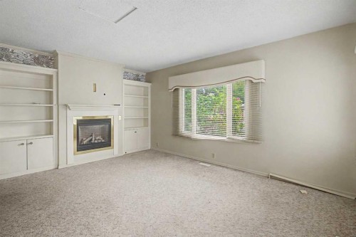 2214 24A Street Sw, Calgary, AB - Indoor With Fireplace
