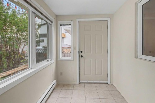 2214 24A Street Sw, Calgary, AB - Indoor Photo Showing Other Room