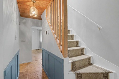 2214 24A Street Sw, Calgary, AB - Indoor Photo Showing Other Room