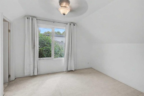 2214 24A Street Sw, Calgary, AB - Indoor Photo Showing Other Room