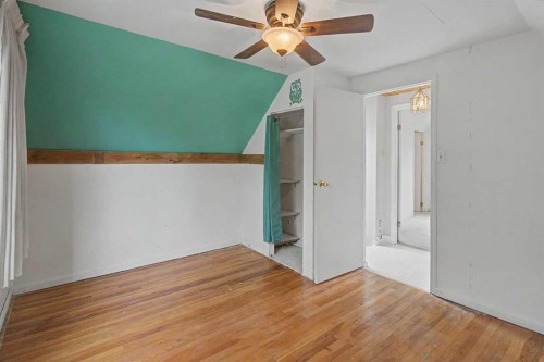2214 24A Street Sw, Calgary, AB - Indoor Photo Showing Other Room