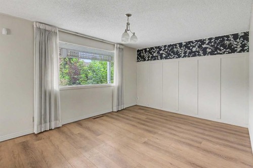 2214 24A Street Sw, Calgary, AB - Indoor Photo Showing Other Room