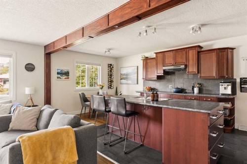 129 Springwood Drive Sw, Calgary, AB 