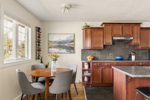 129 Springwood Drive Sw, Calgary, AB 
