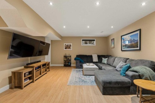 129 Springwood Drive Sw, Calgary, AB 
