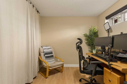 129 Springwood Drive Sw, Calgary, AB 