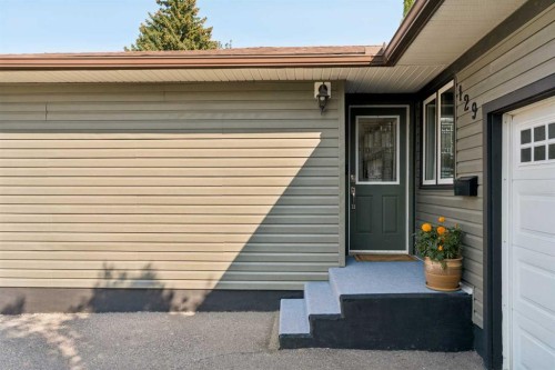 129 Springwood Drive Sw, Calgary, AB 