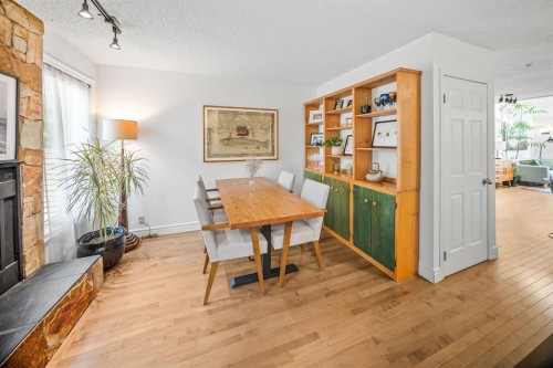 2819 28 Street Sw, Calgary, AB - Indoor With Fireplace