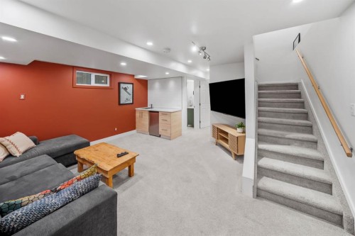 2819 28 Street Sw, Calgary, AB - Indoor