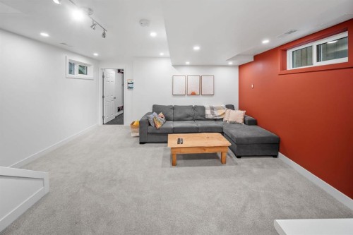 2819 28 Street Sw, Calgary, AB - Indoor