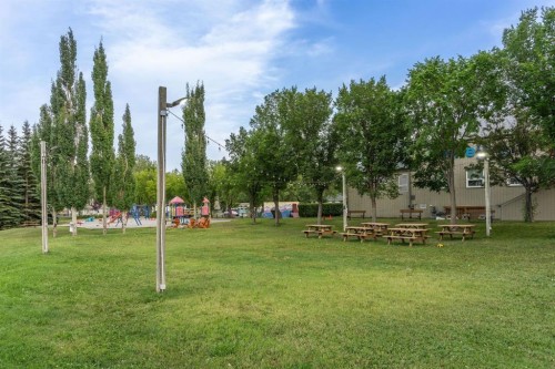 2819 28 Street Sw, Calgary, AB - Outdoor