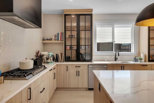 39 North Bridges Glen, Langdon, AB - Indoor Photo Showing Kitchen