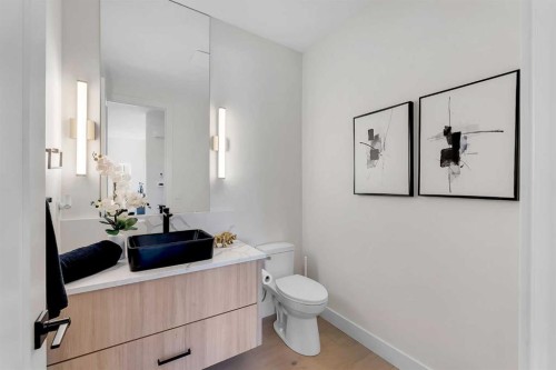 39 North Bridges Glen, Langdon, AB - Indoor Photo Showing Bathroom