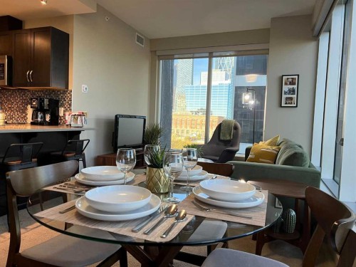 409-1320 1 Street Se, Calgary, AB - Indoor Photo Showing Dining Room