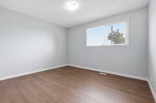 15 Doverville Way Se, Calgary, AB - Indoor Photo Showing Other Room