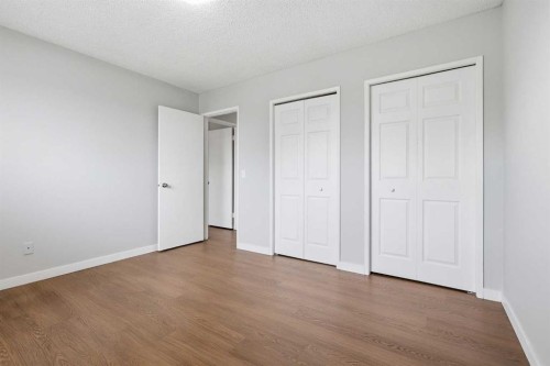 15 Doverville Way Se, Calgary, AB - Indoor Photo Showing Other Room