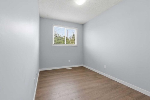 15 Doverville Way Se, Calgary, AB - Indoor Photo Showing Other Room