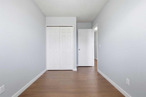 15 Doverville Way Se, Calgary, AB - Indoor Photo Showing Other Room