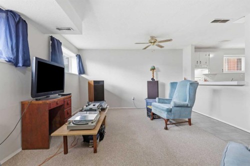 15 Doverville Way Se, Calgary, AB - Indoor