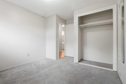 15 Doverville Way Se, Calgary, AB - Indoor Photo Showing Other Room