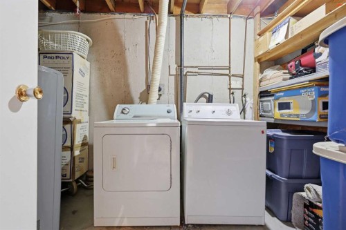 15 Doverville Way Se, Calgary, AB - Indoor Photo Showing Laundry Room