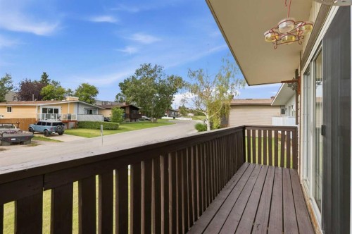 15 Doverville Way Se, Calgary, AB - Outdoor