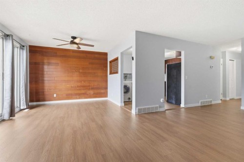 15 Doverville Way Se, Calgary, AB - Indoor Photo Showing Other Room